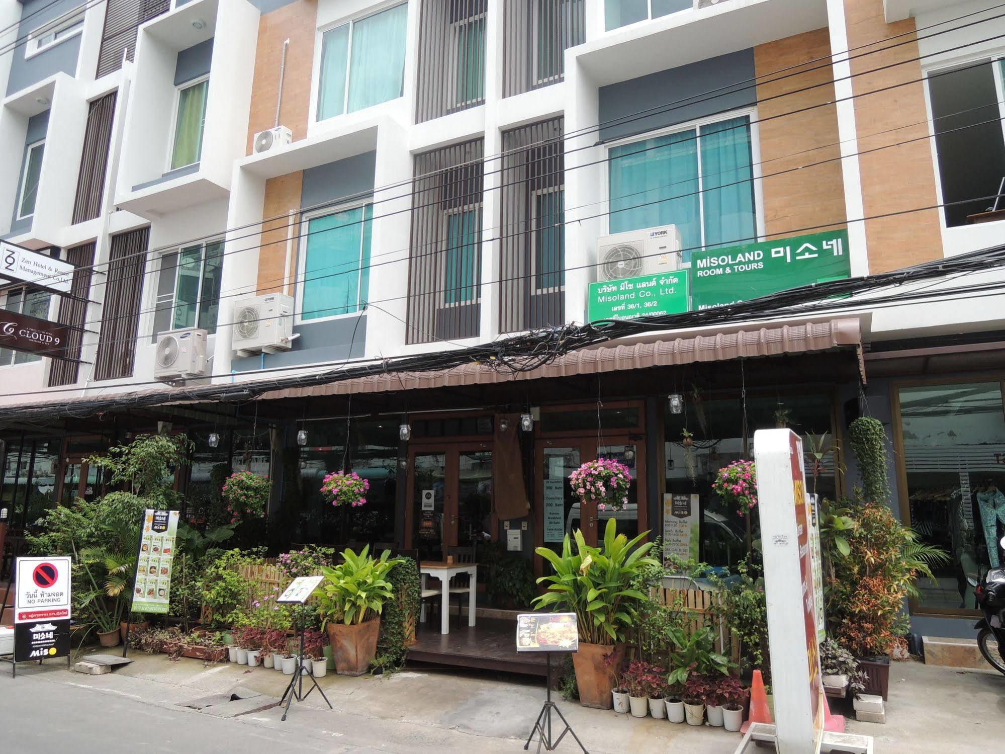 Misone Hotel Chiang Mai Exterior photo